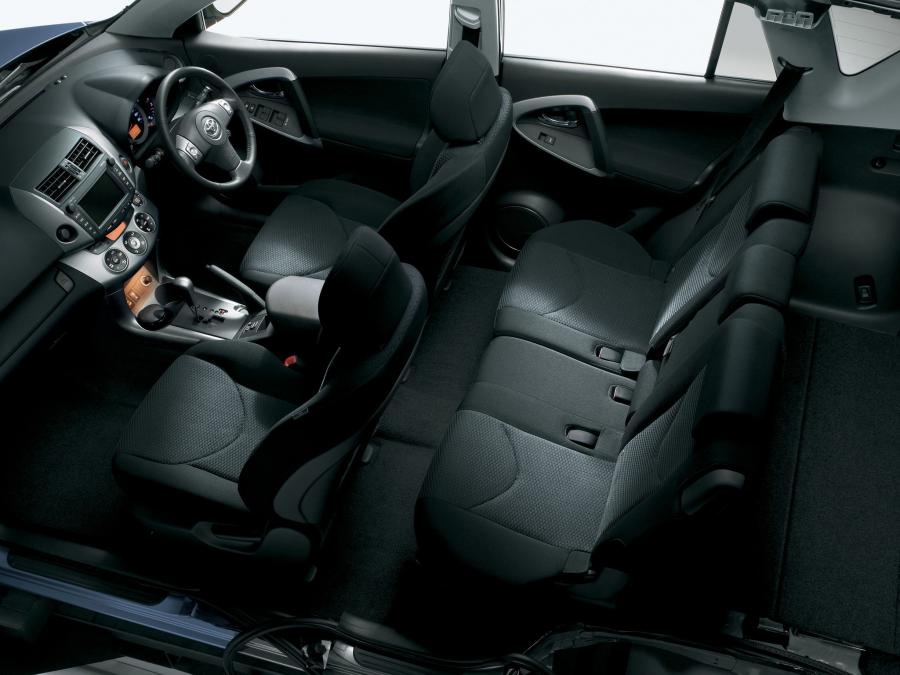  Toyota RAV4 2005 года  (JP) (фото 4 из 8)